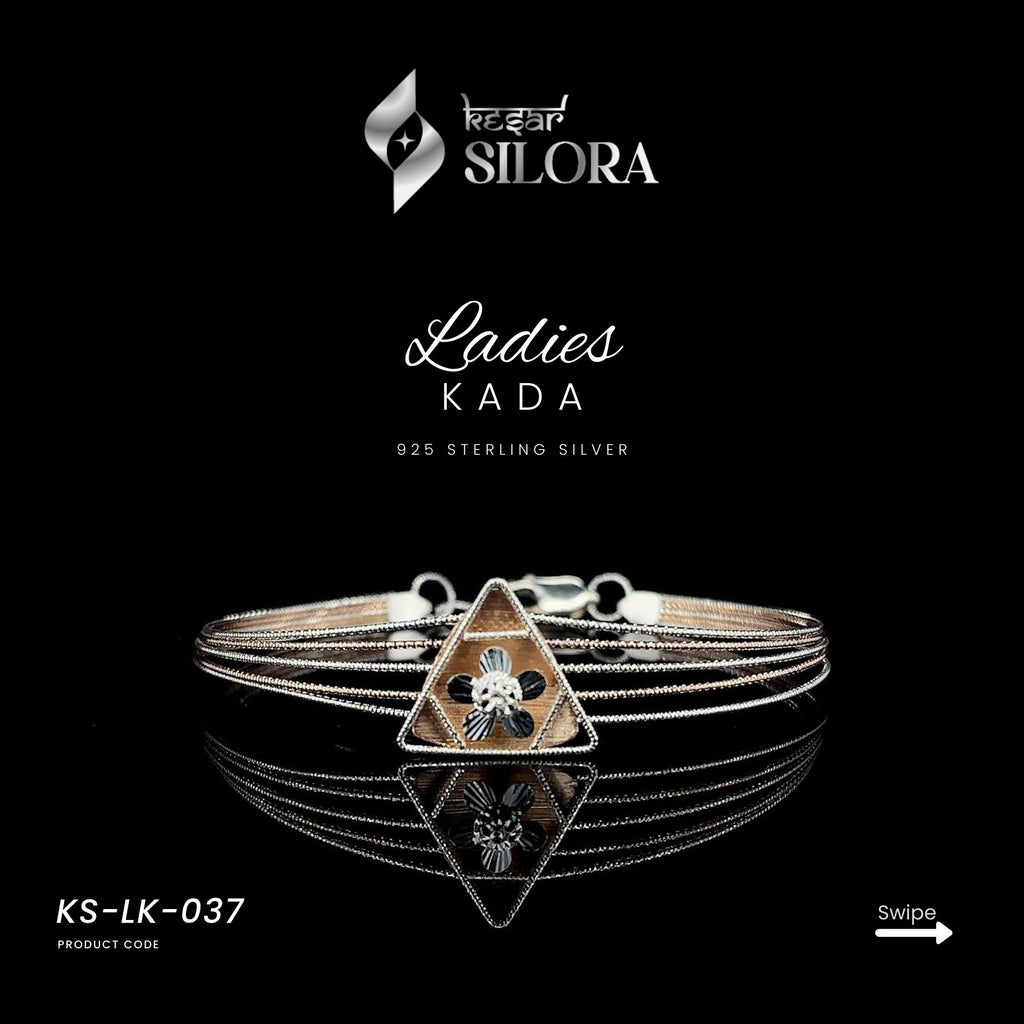 Triangle Central Floral Motif Kada